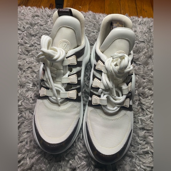 LV ARCHLIGHT SNEAKER - Picture 2 of 6